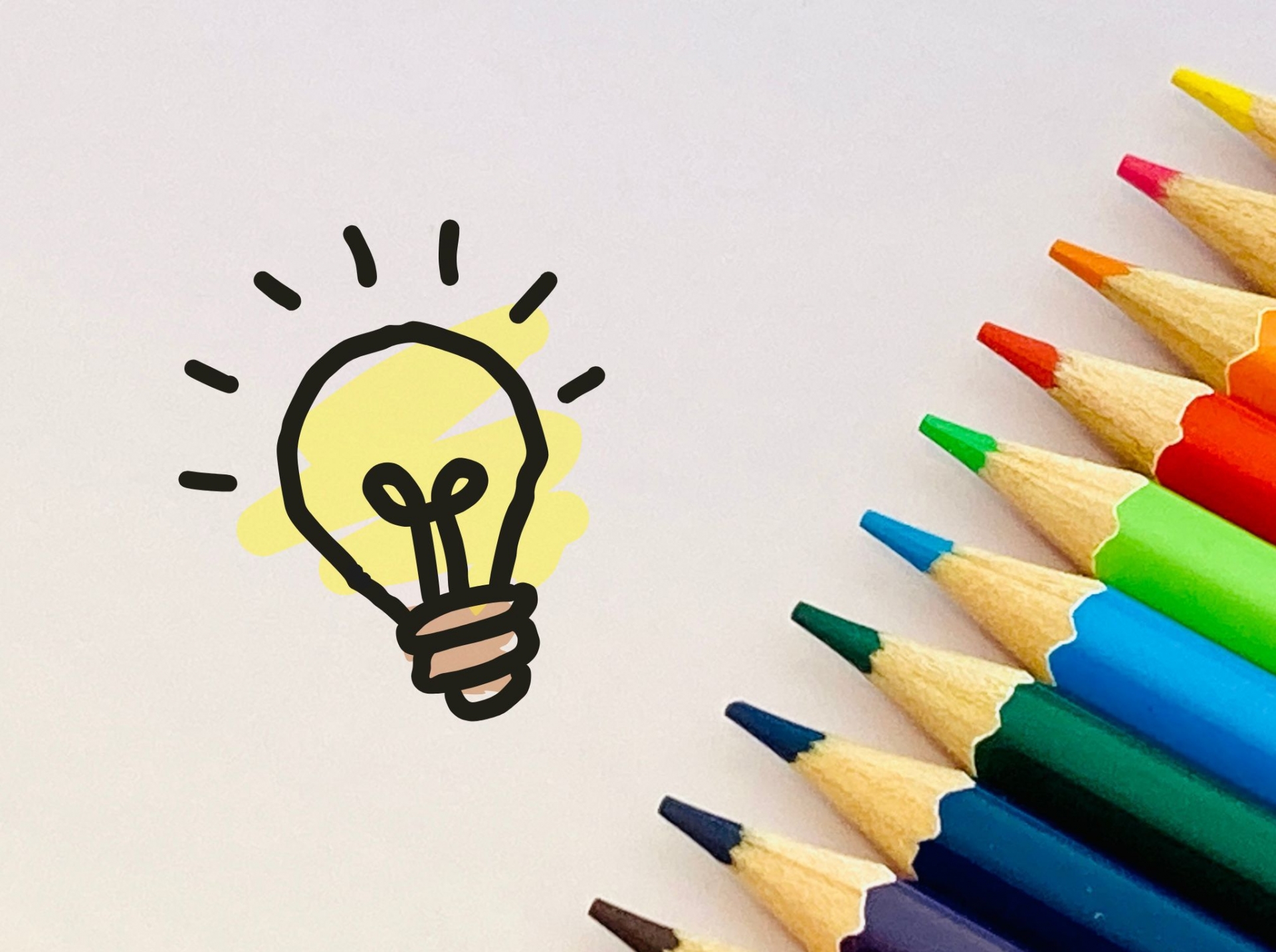 電球のマークが紙に書かれている様子