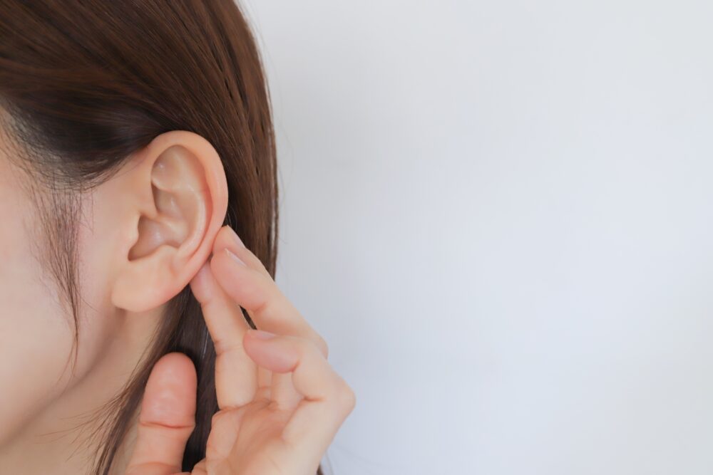 抗がん剤で耳鳴りが起きるのはなぜ？不安や不眠を和らげるための対処法